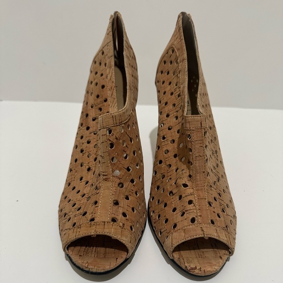 Van Eli size 9 cork heels - Picture 2 of 7